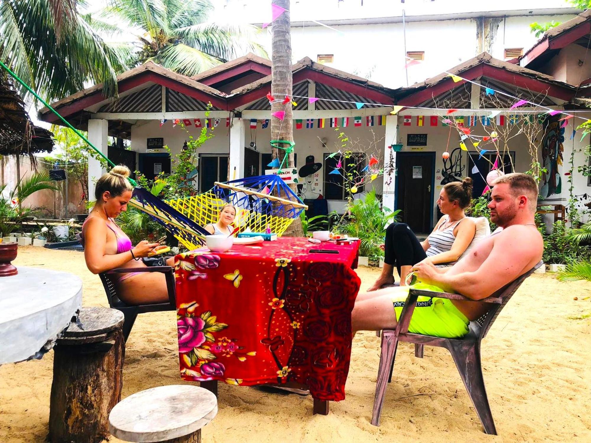 Star Rest Beach Hotel Baie d'Arugam Extérieur photo