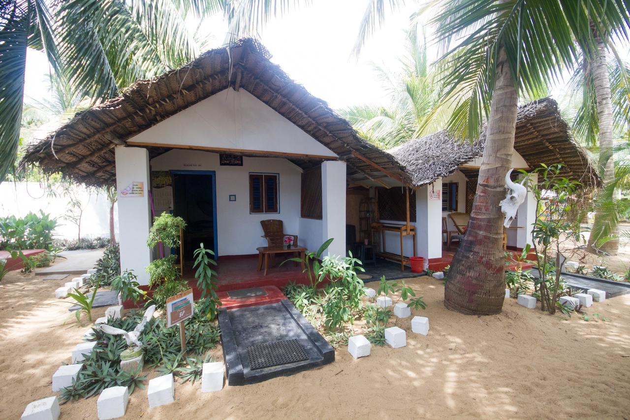 Star Rest Beach Hotel Baie d'Arugam Extérieur photo